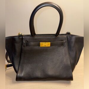 Elegant Black crossbody with Gold Detail